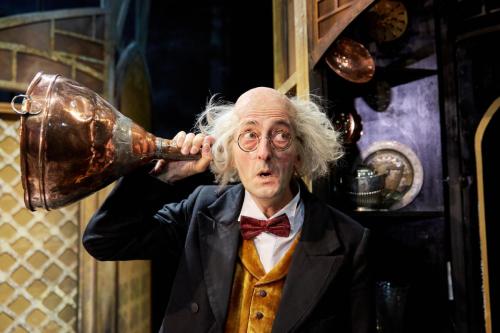 Awful Auntie by Birmingham Stage Company. Photo by Mark Douet   31B3075