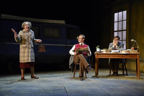 Gabrielle-Lloyd-Sam-Alexander-James-Northcote-in-The-Lady-in-the-Van-at-Theatre-Royal-Bath-CREDIT-Nobby-Clark